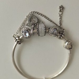 Women's bracelet